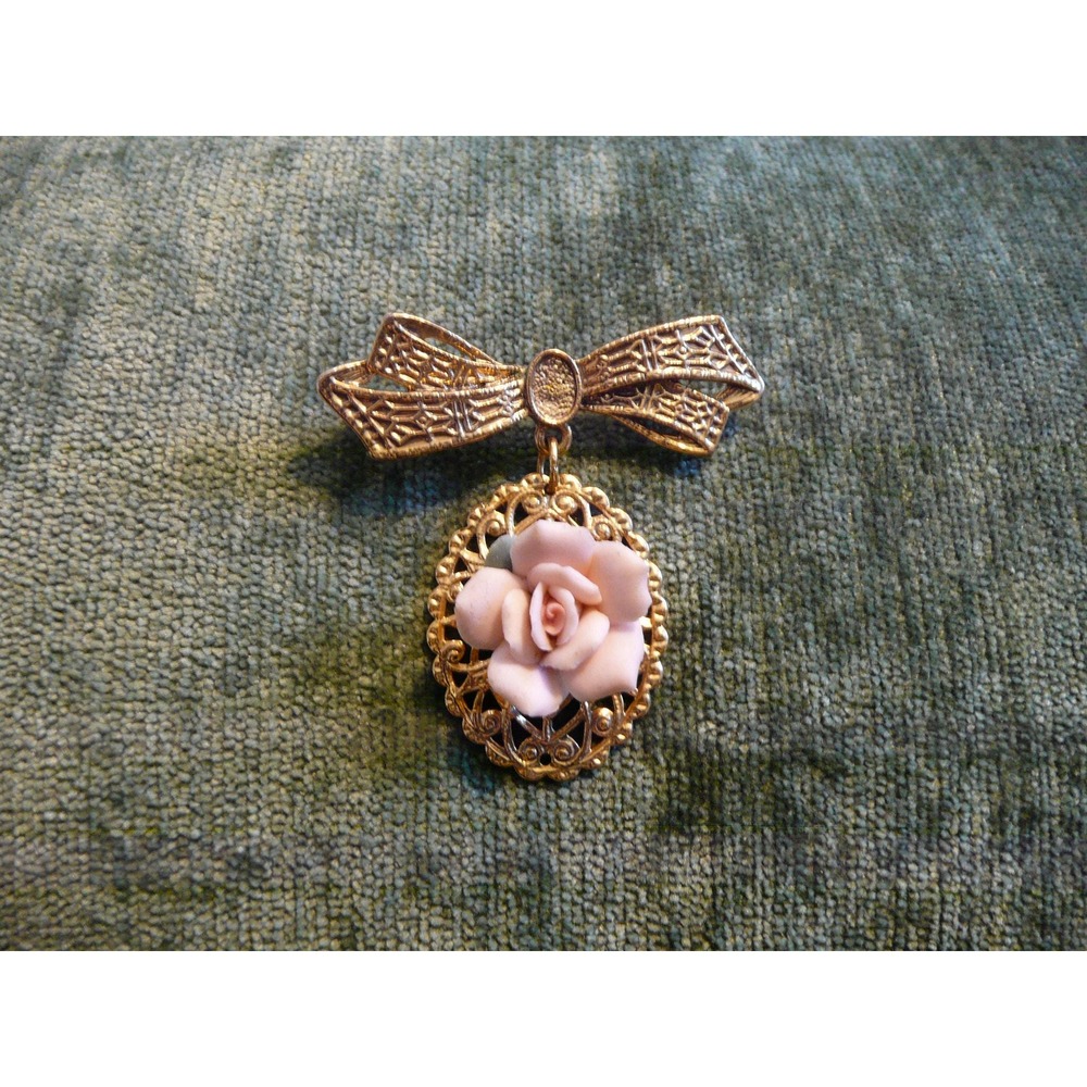 Vintage Gold Tone Filigree Bow Brooch, Pink Rose Dangle Pin, Victorian Revival - Picture 2 of 10